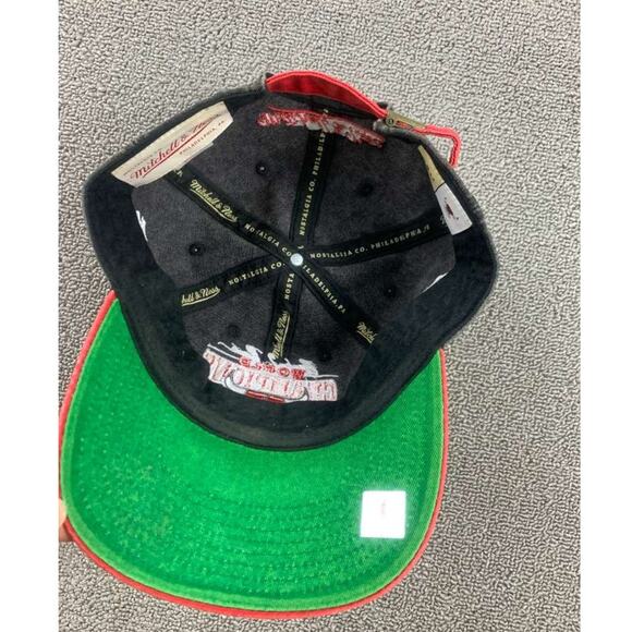 Mitchell & Ness HWC CHICAGO BULLS Back to Back World Champions Buckle Strap Cap - Picture 5 of 8